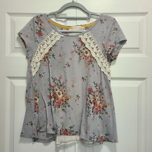 Altar'd State Gray Floral Lace Blouse Sz‎ Large